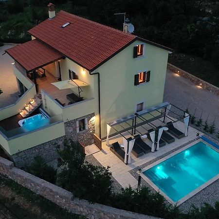 Holiday House Tos-Vila With Heated Pool Vrbnik Exterior foto