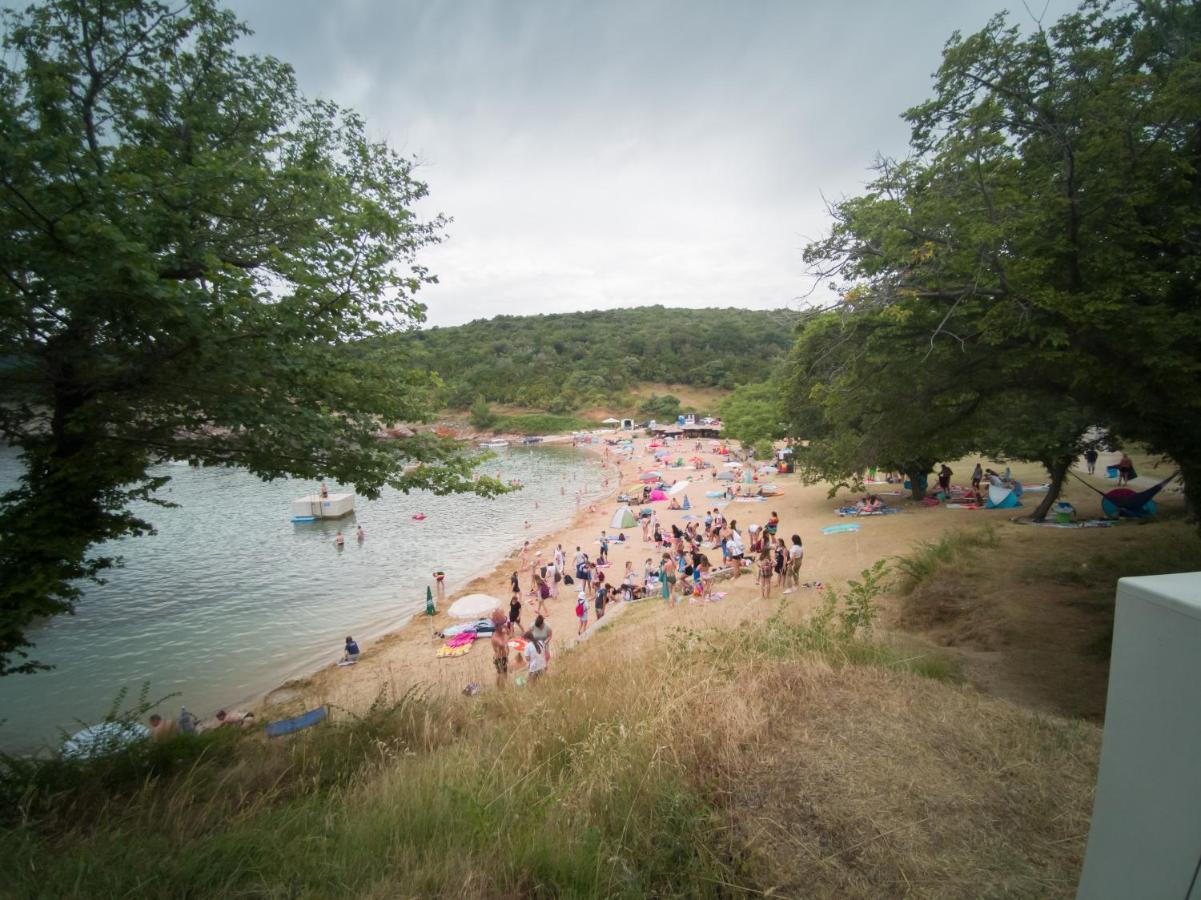 Holiday House Tos-Vila With Heated Pool Vrbnik Exterior foto