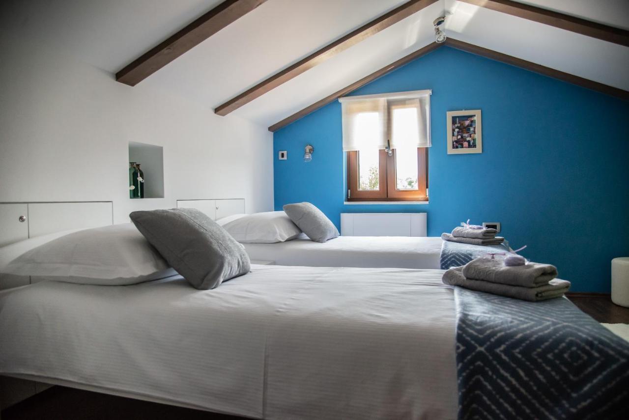 Holiday House Tos-Vila With Heated Pool Vrbnik Exterior foto