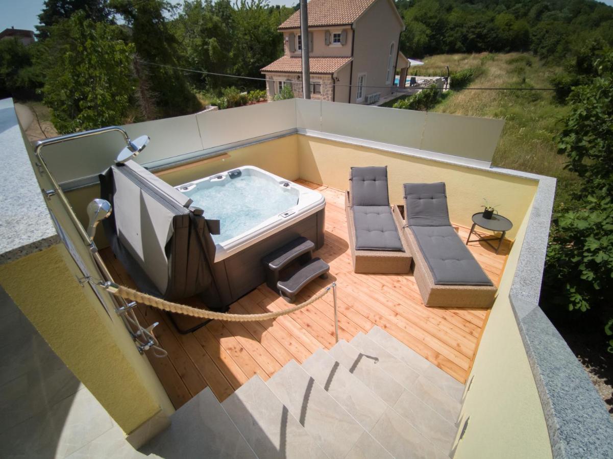 Holiday House Tos-Vila With Heated Pool Vrbnik Exterior foto