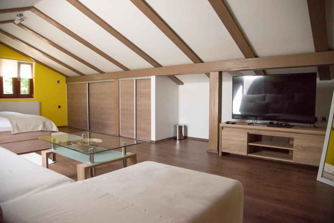 Holiday House Tos-Vila With Heated Pool Vrbnik Exterior foto