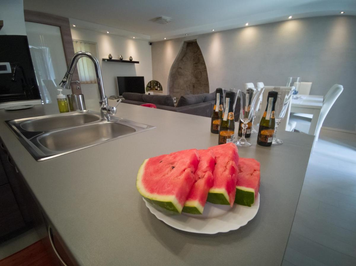 Holiday House Tos-Vila With Heated Pool Vrbnik Exterior foto