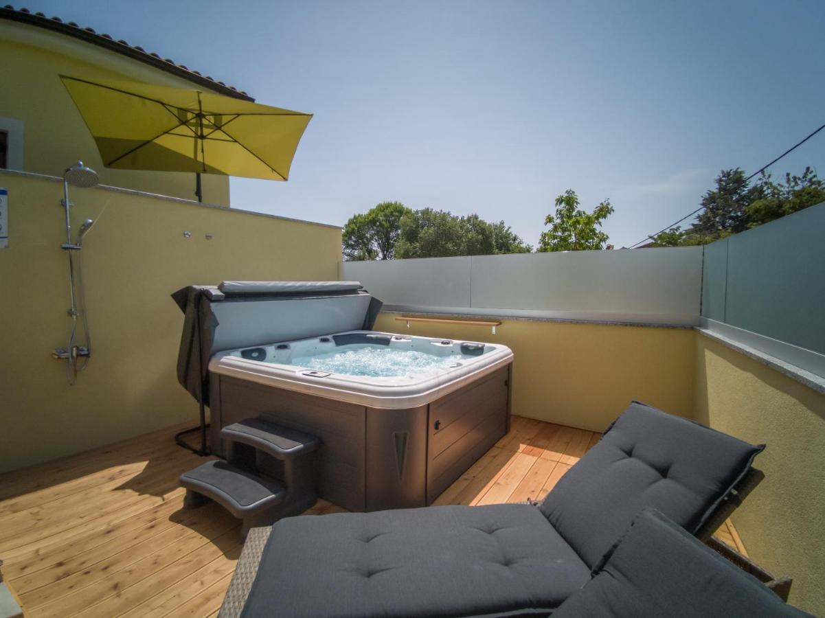 Holiday House Tos-Vila With Heated Pool Vrbnik Exterior foto
