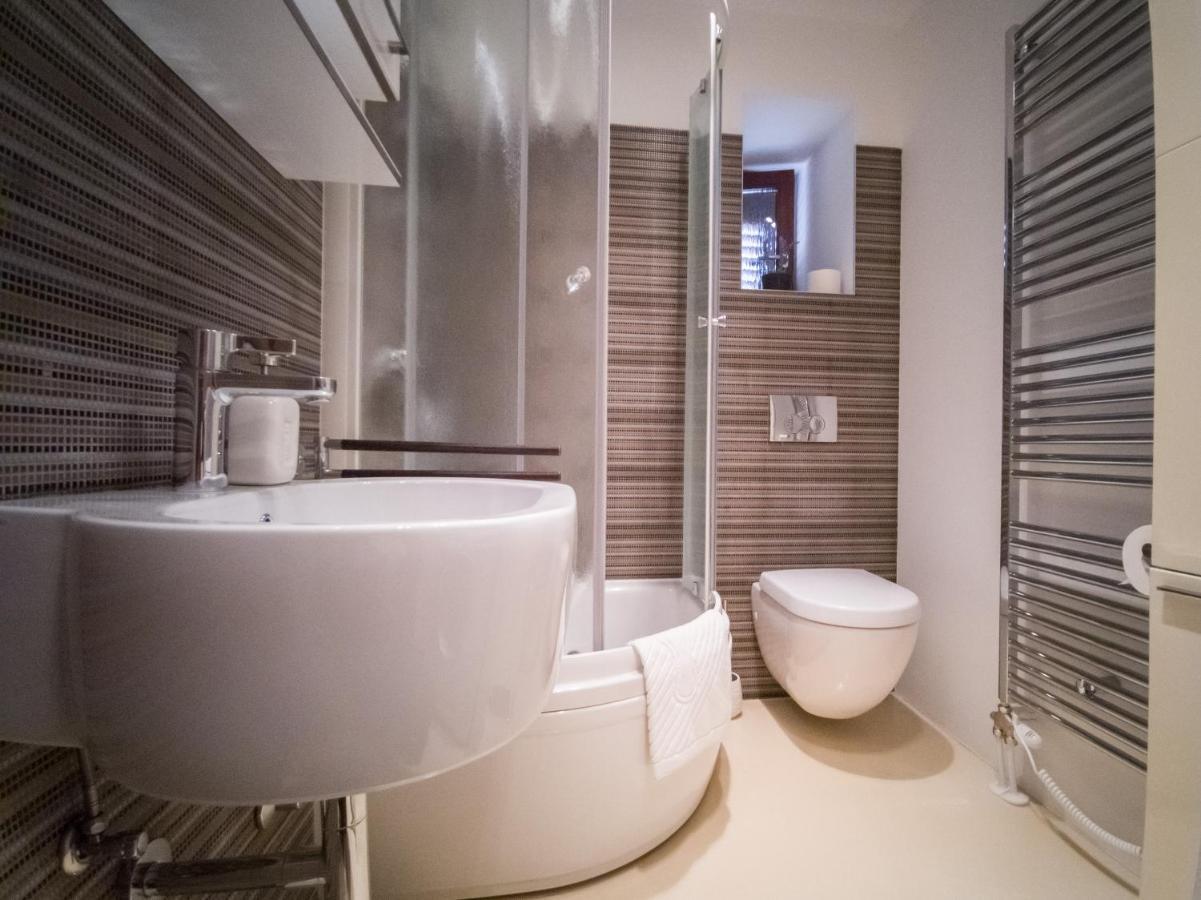 Holiday House Tos-Vila With Heated Pool Vrbnik Exterior foto