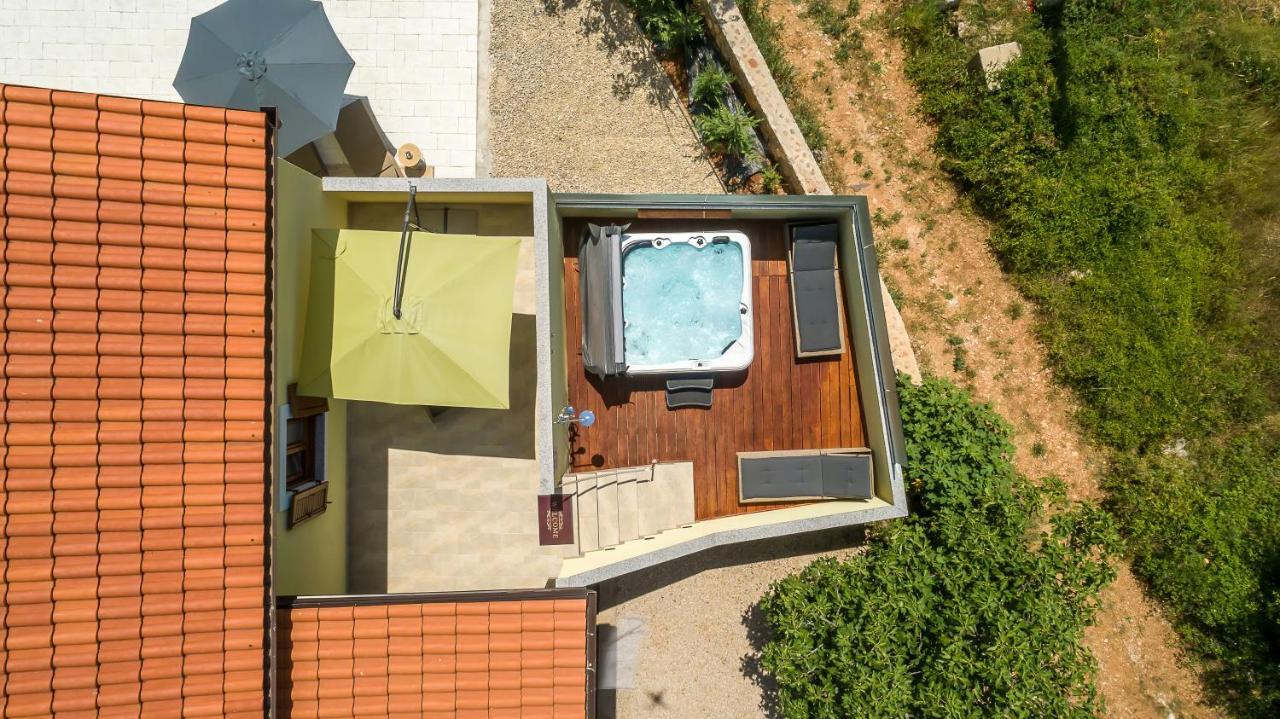 Holiday House Tos-Vila With Heated Pool Vrbnik Exterior foto