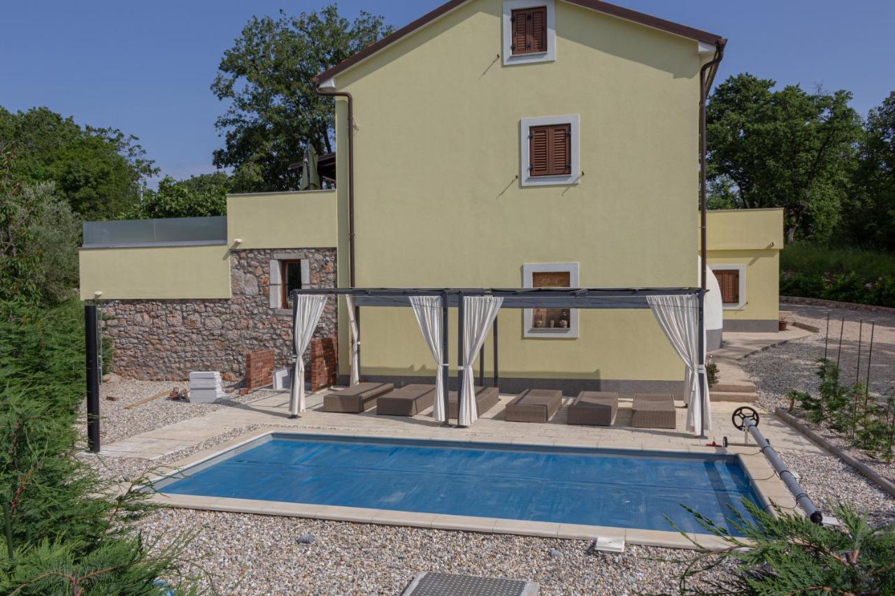 Holiday House Tos-Vila With Heated Pool Vrbnik Exterior foto
