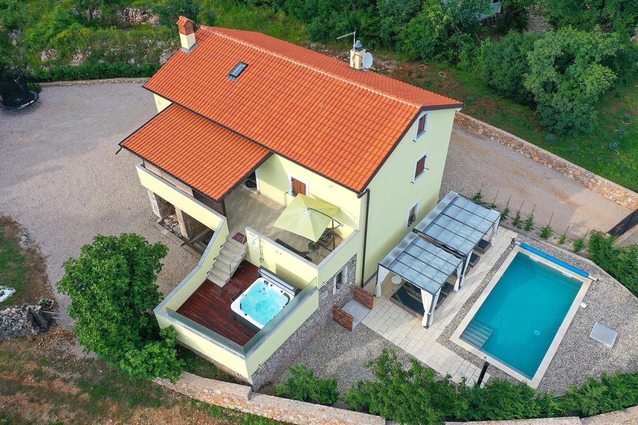 Holiday House Tos-Vila With Heated Pool Vrbnik Exterior foto