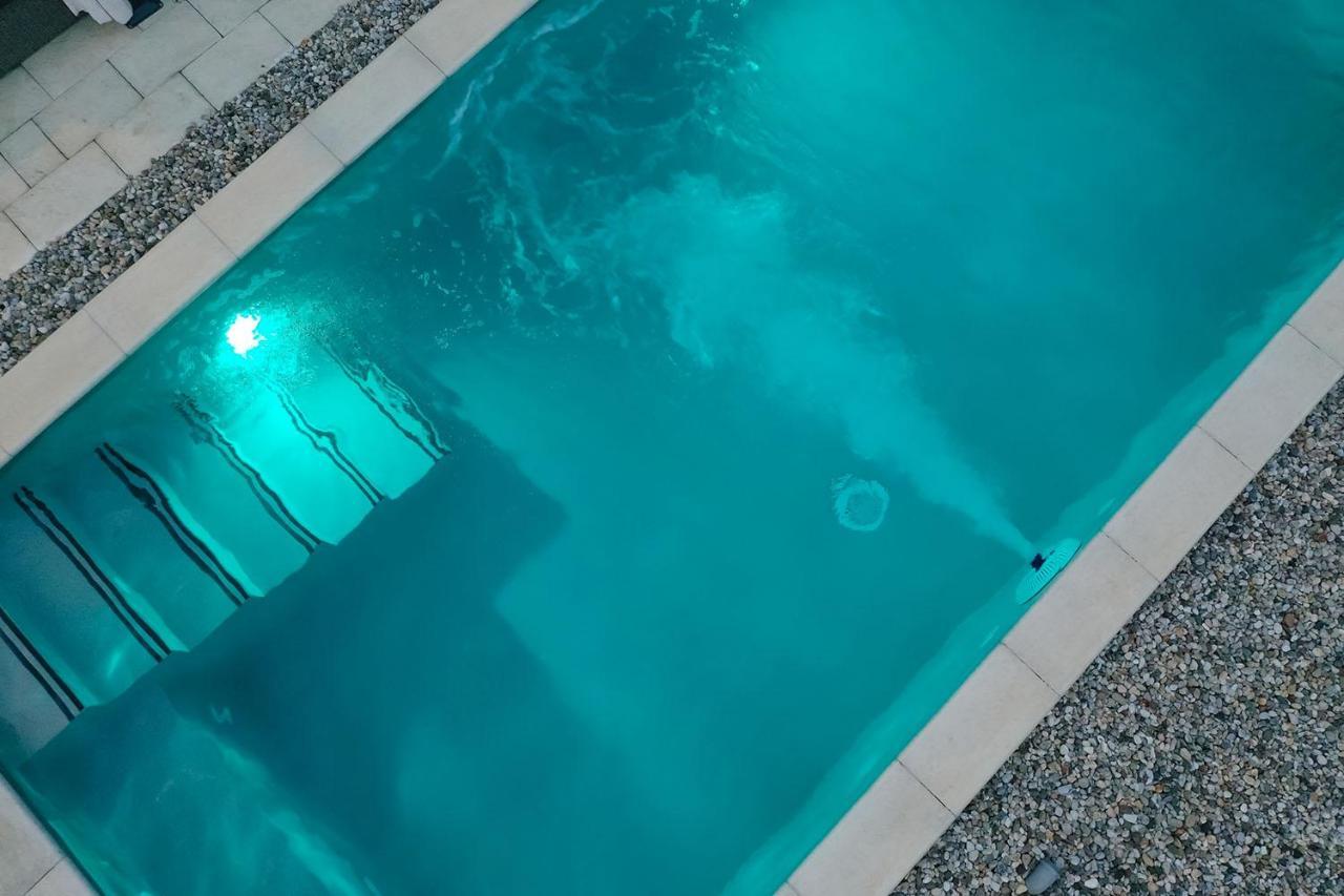 Holiday House Tos-Vila With Heated Pool Vrbnik Exterior foto