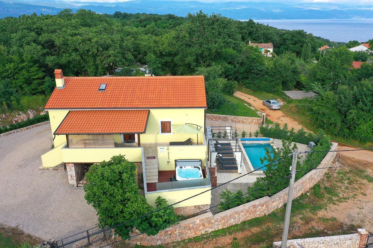 Holiday House Tos-Vila With Heated Pool Vrbnik Exterior foto