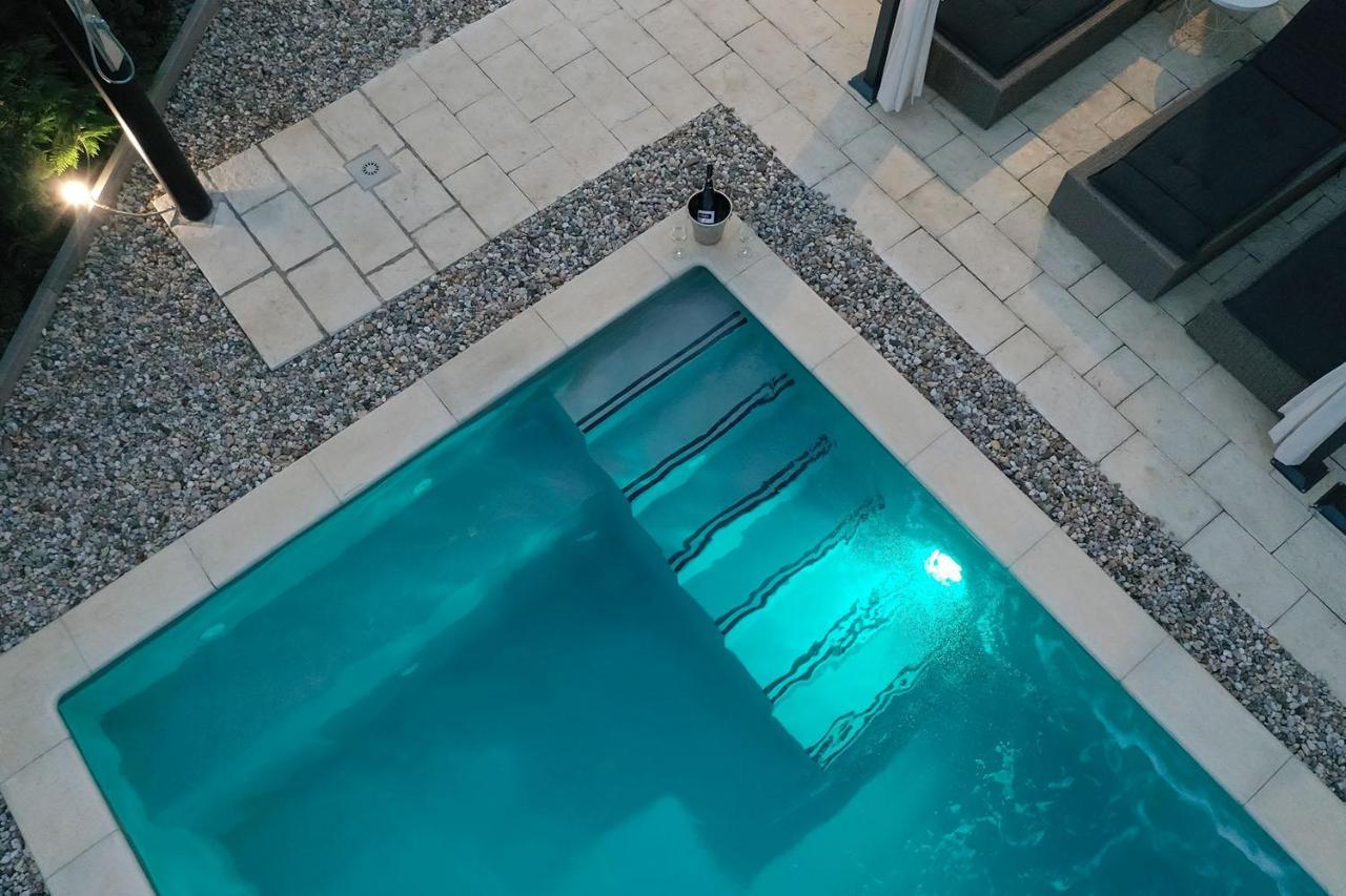 Holiday House Tos-Vila With Heated Pool Vrbnik Exterior foto